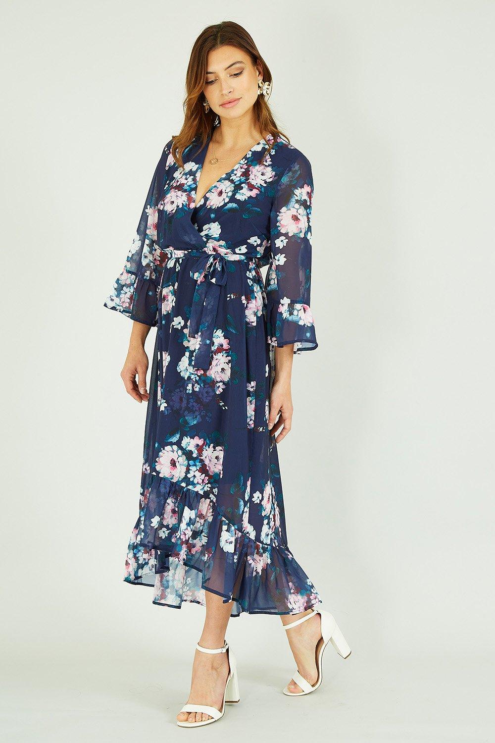 Темно-синее платье миди с акварельным цветочным принтом и глубоким подолом Yumi, синий цена и фото