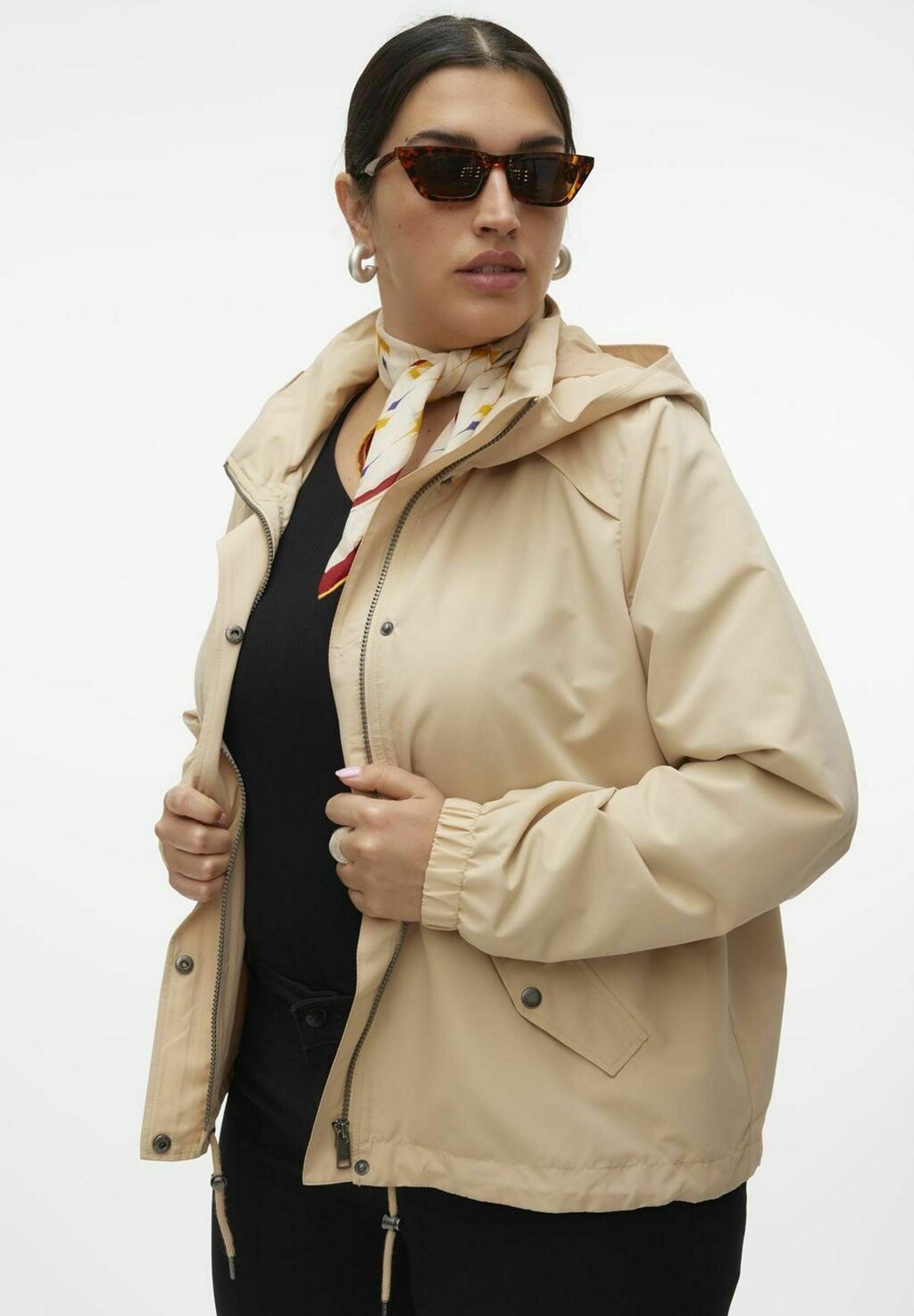

Демисезонная куртка VMZOA Vero Moda Curve, цвет irish cream