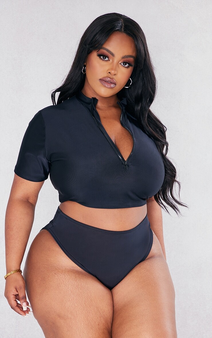 

PrettyLittleThing Черный бикини-топ с короткими рукавами и молнией Plus