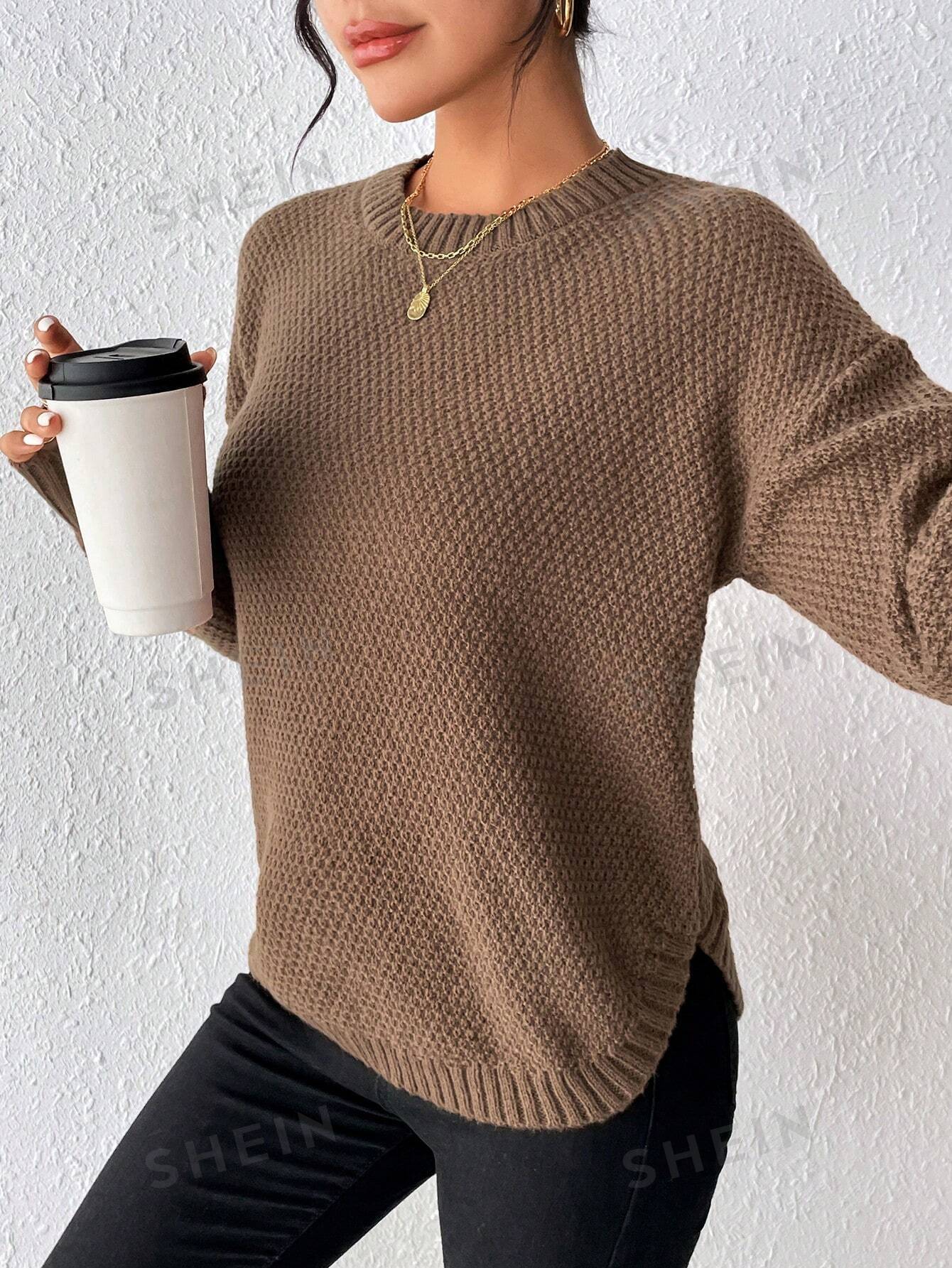 цена SHEIN Essnce однотонный свитер свободного кроя с разрезом по бокам и заниженной линией плеч, коричневый
