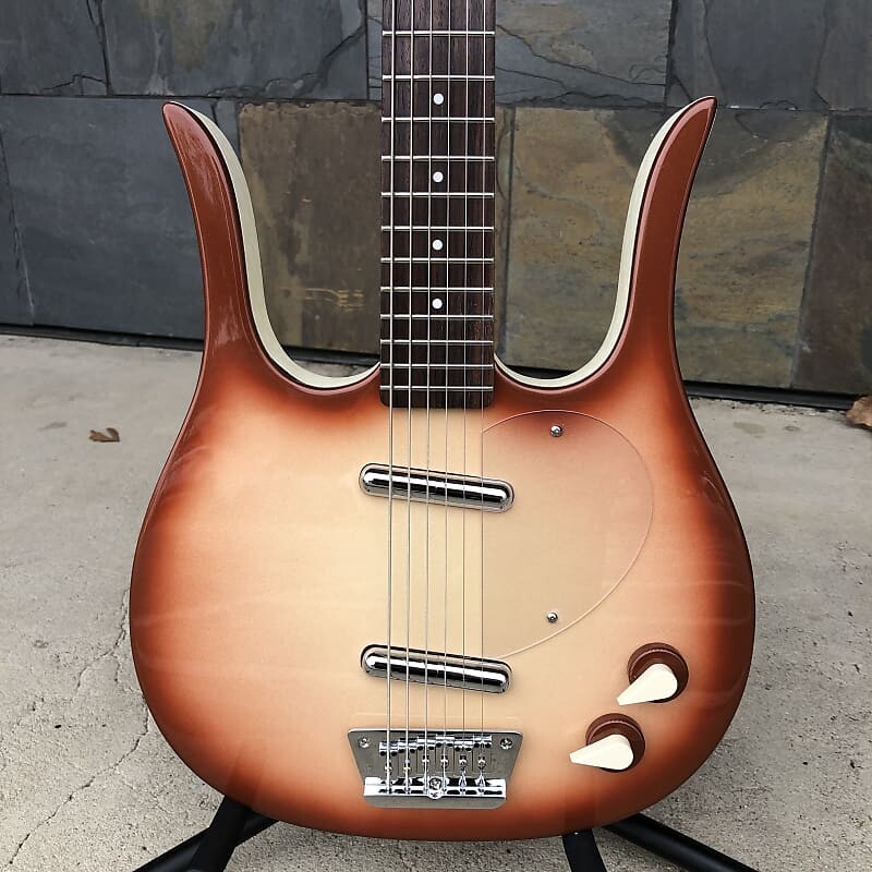 

Электрогитара Danelectro Longhorn Baritone Copper Burst