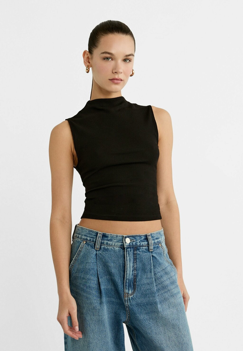 

Топ Stradivarius, цвет black