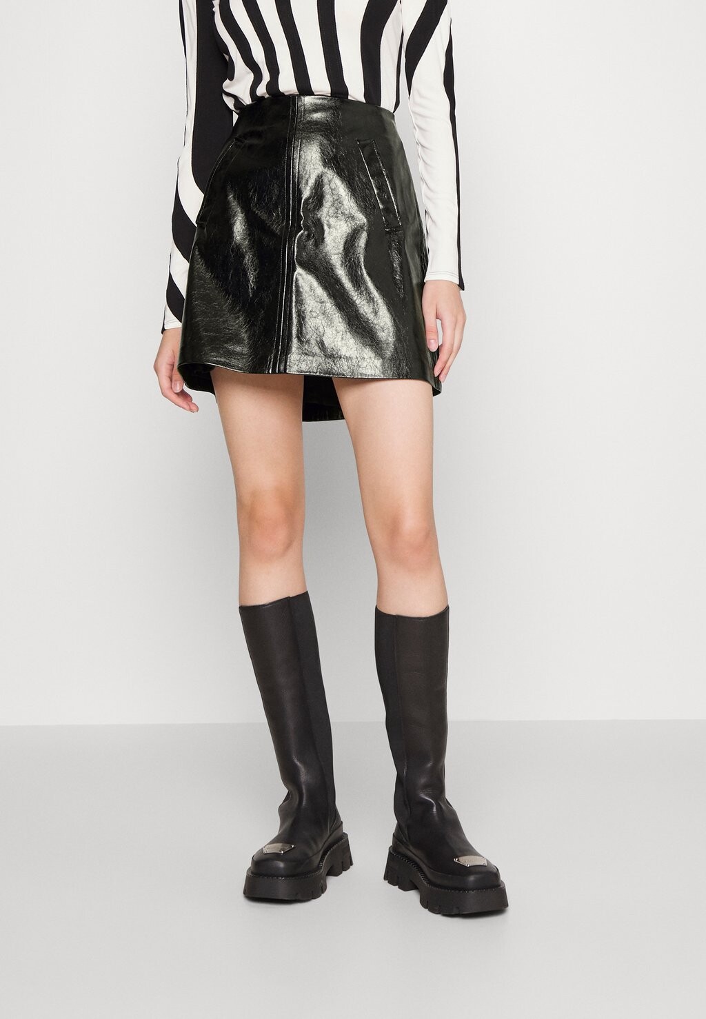 

Мини-юбка DKNY, черный