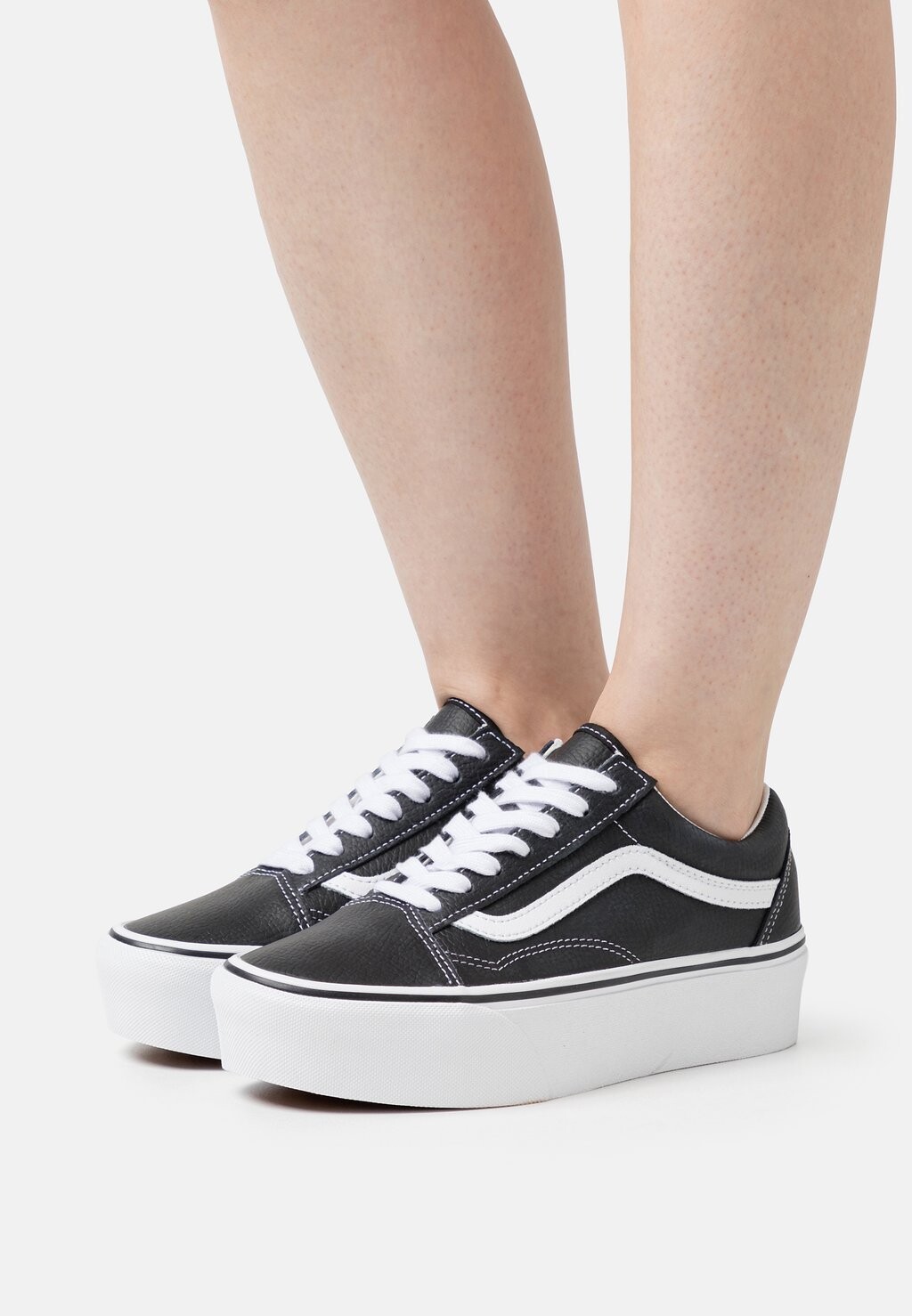 

Кроссовки Vans Old Skool Stackform, черный / белоснежный