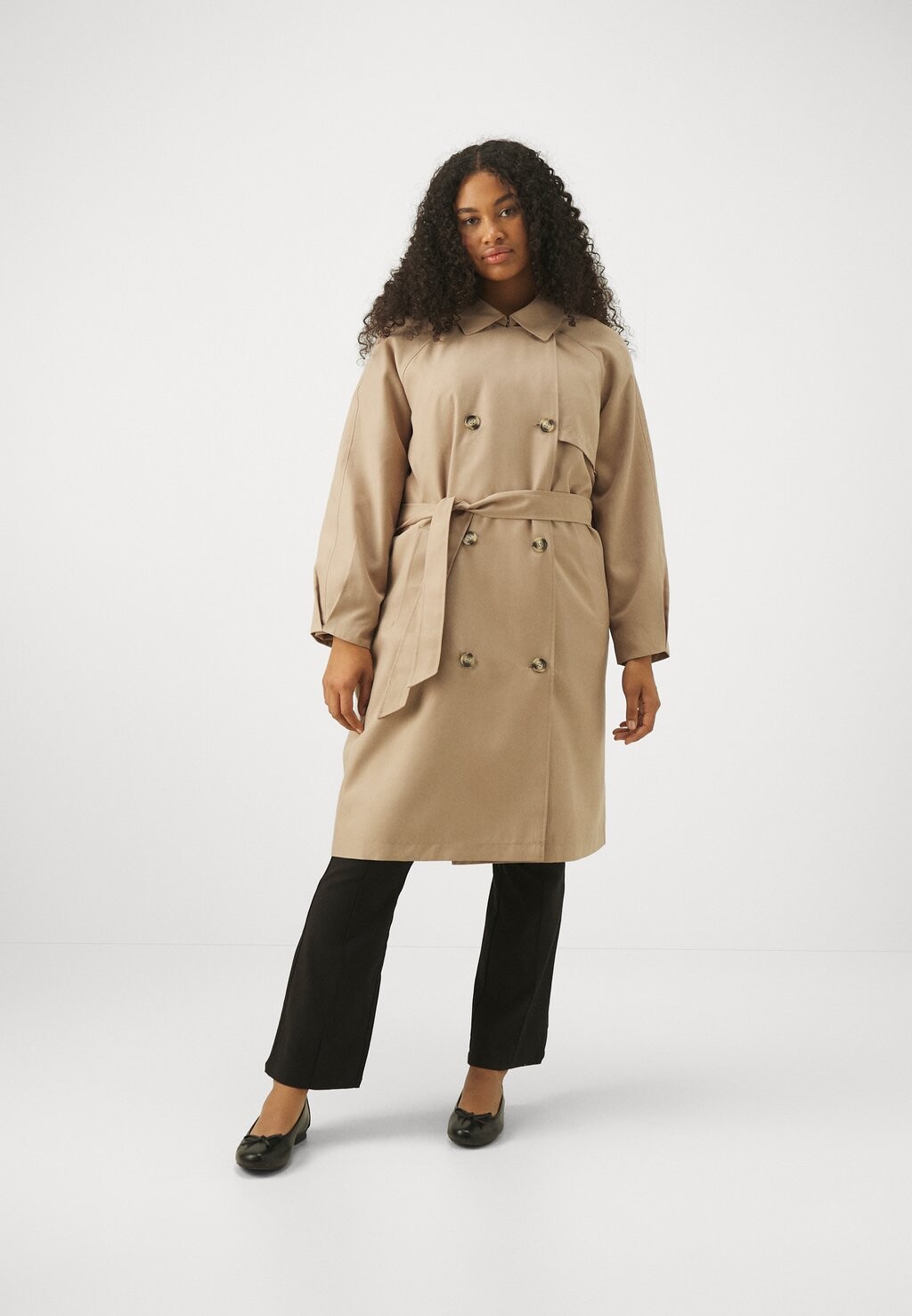 

Тренч VMCDOREEN LONG Vero Moda Curve, цвет silver mink