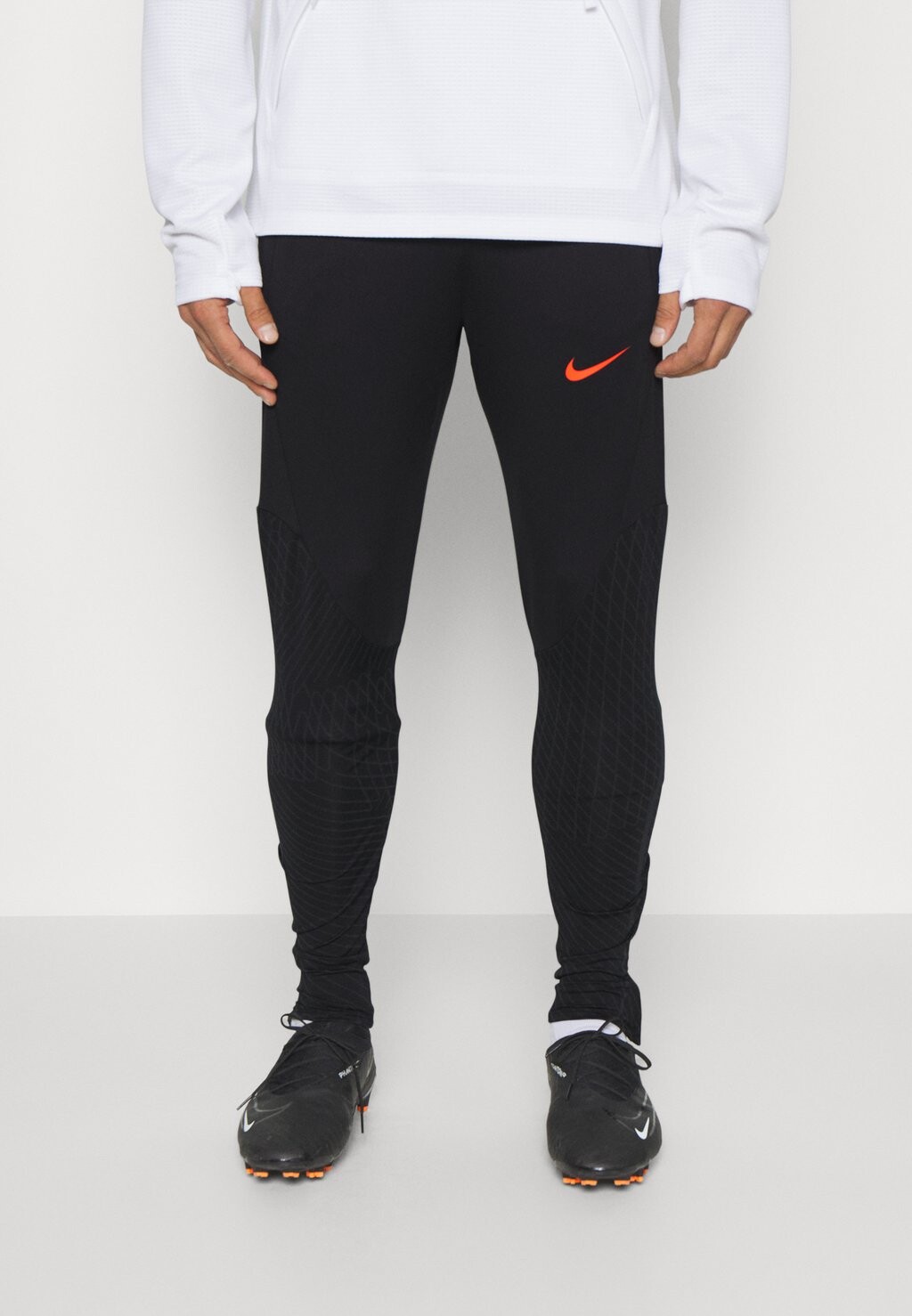 

Спортивные брюки Nike