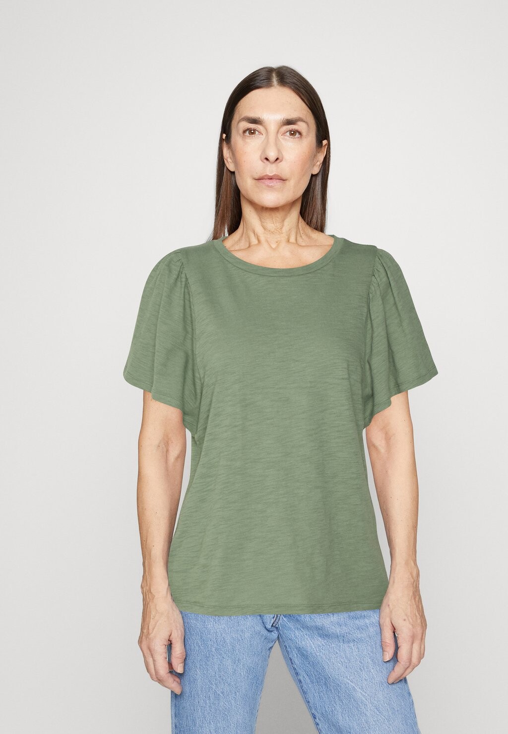 

Базовая футболка GAP