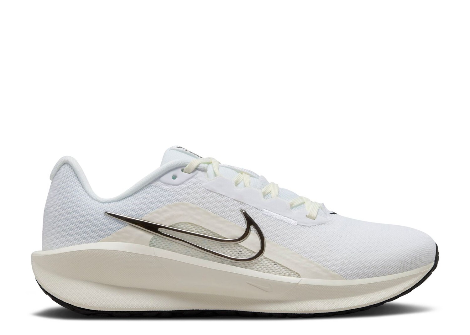 

Кроссовки Nike Wmns Downshifter 13 'White Metallic Silver', белый
