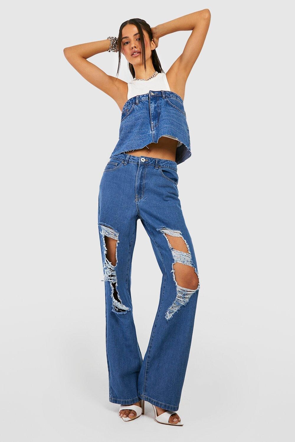 

Рваные джинсы бойфренды basics средней посадкой Boohoo, синий