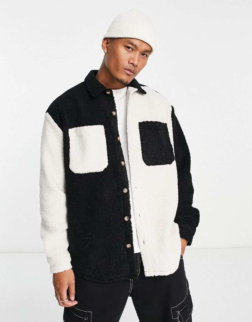 

Черно-белая рубашка оверсайз ASOS DESIGN кроя и шитья