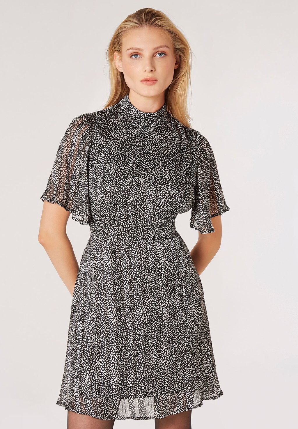 

Летнее платье Ikat Sleeve Apricot, черный