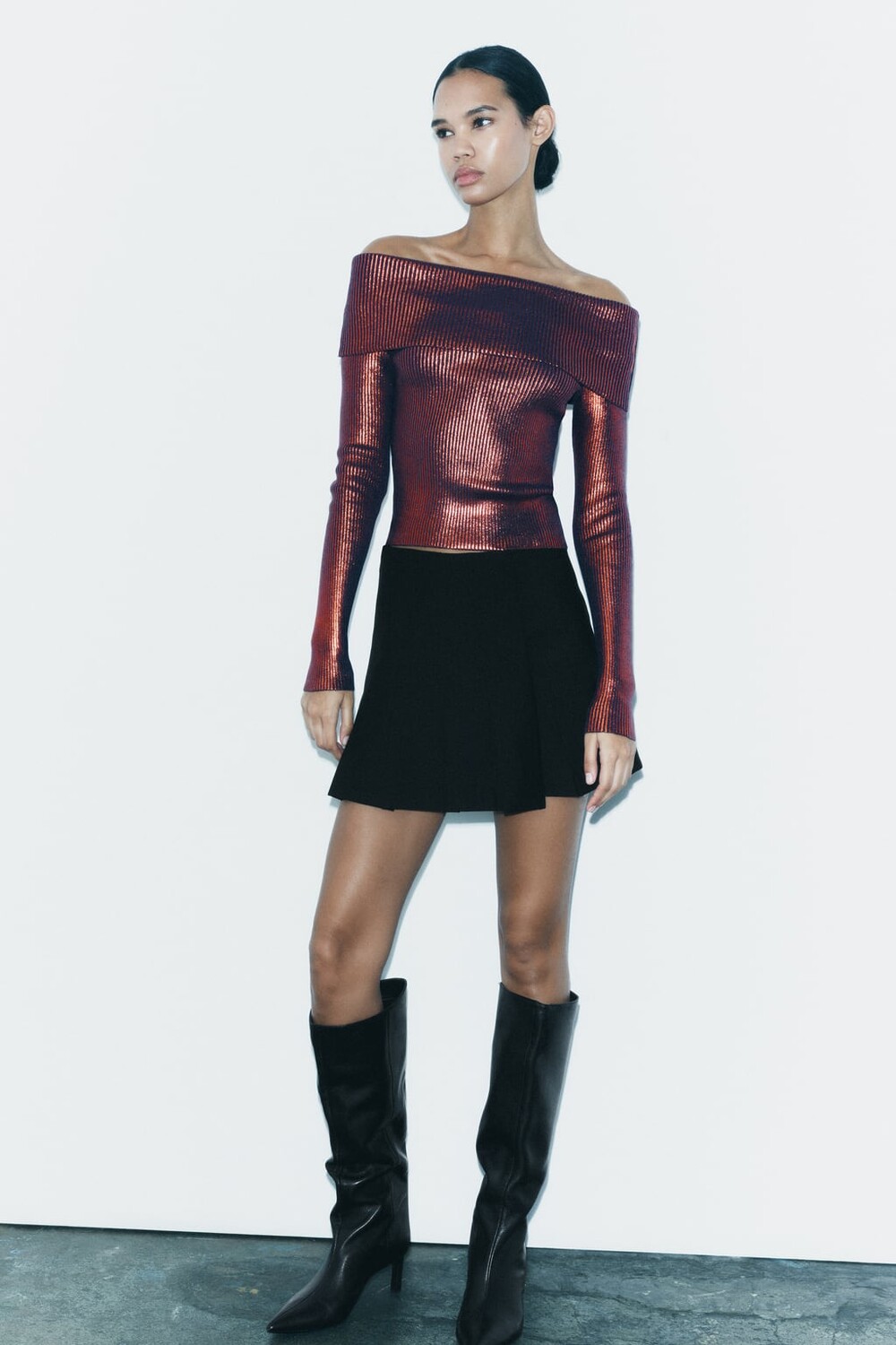 

Топ с открытыми плечами из фольги ZARA, красный