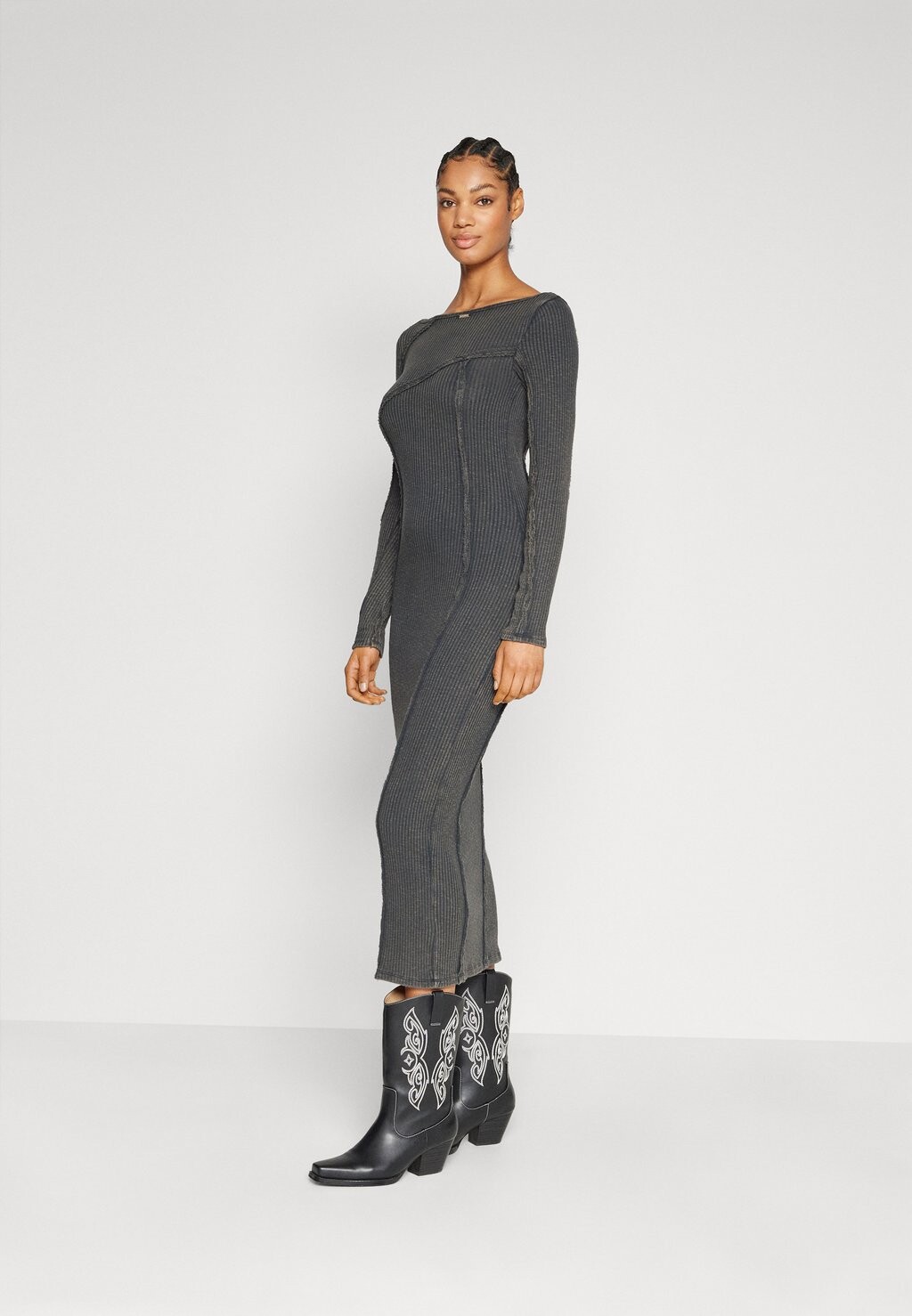 

Дневное платье BDG Urban Outfitters ПЛАТЬЕ RIB DRESS, цвет charcoal