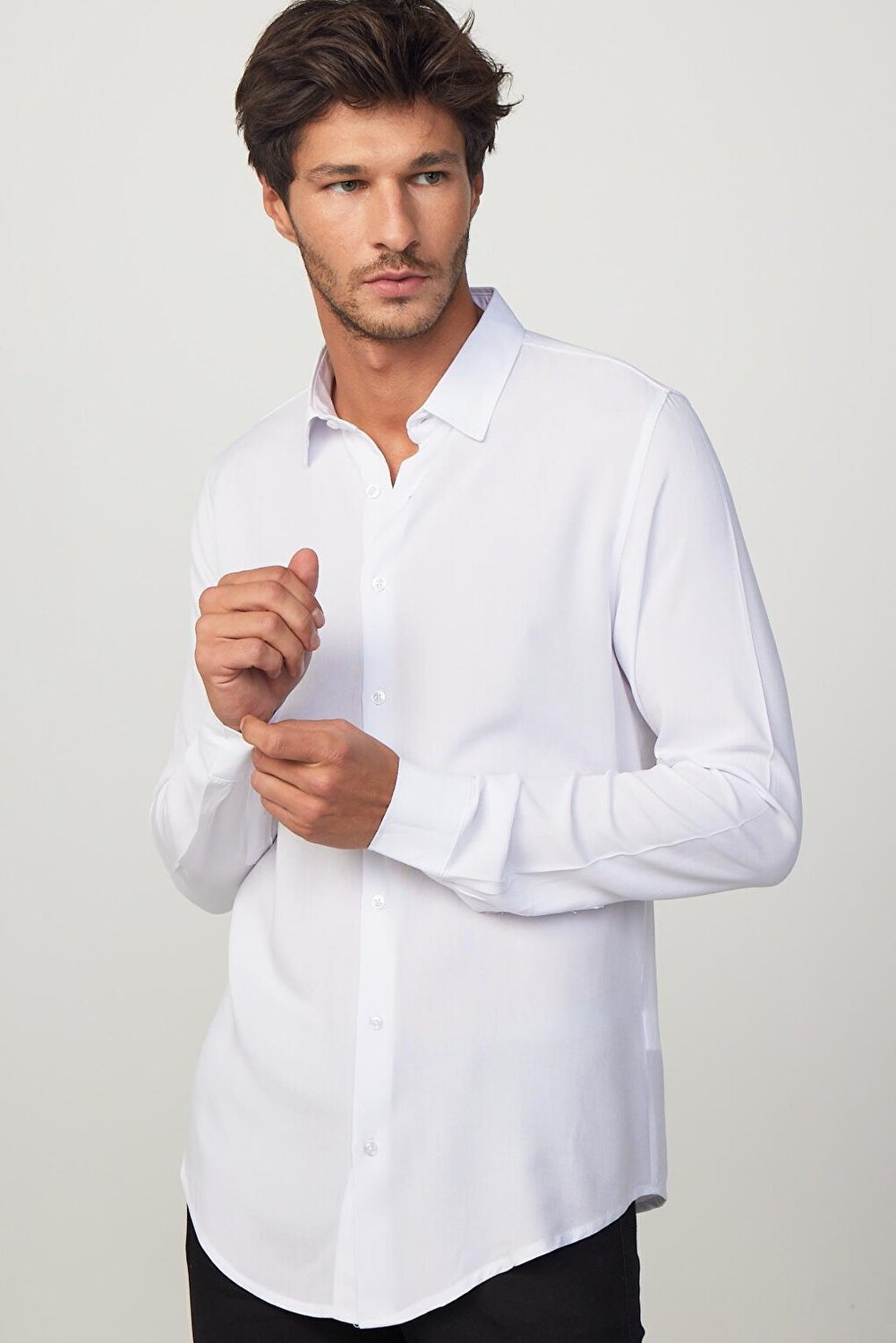 

Slim Fit Slim Fit с длинным рукавом из струящейся вискозы Стильная мужская белая рубашка TUDORS