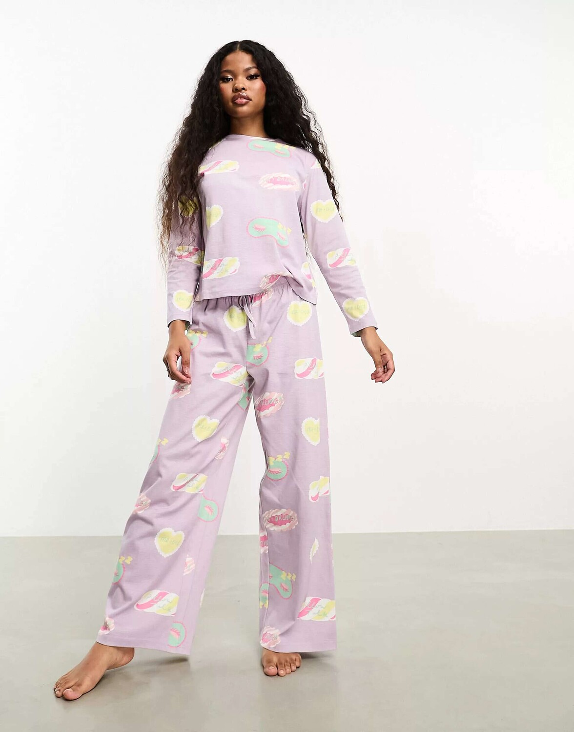 

Сиреневый пижамный комплект из топа с длинными рукавами и брюк ASOS DESIGN Petite Daydream