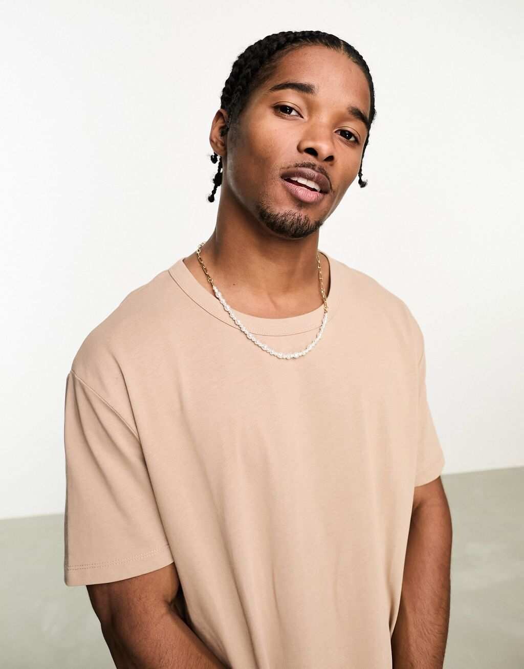 

Свободная легкая футболка светло-коричневого цвета ASOS DESIGN