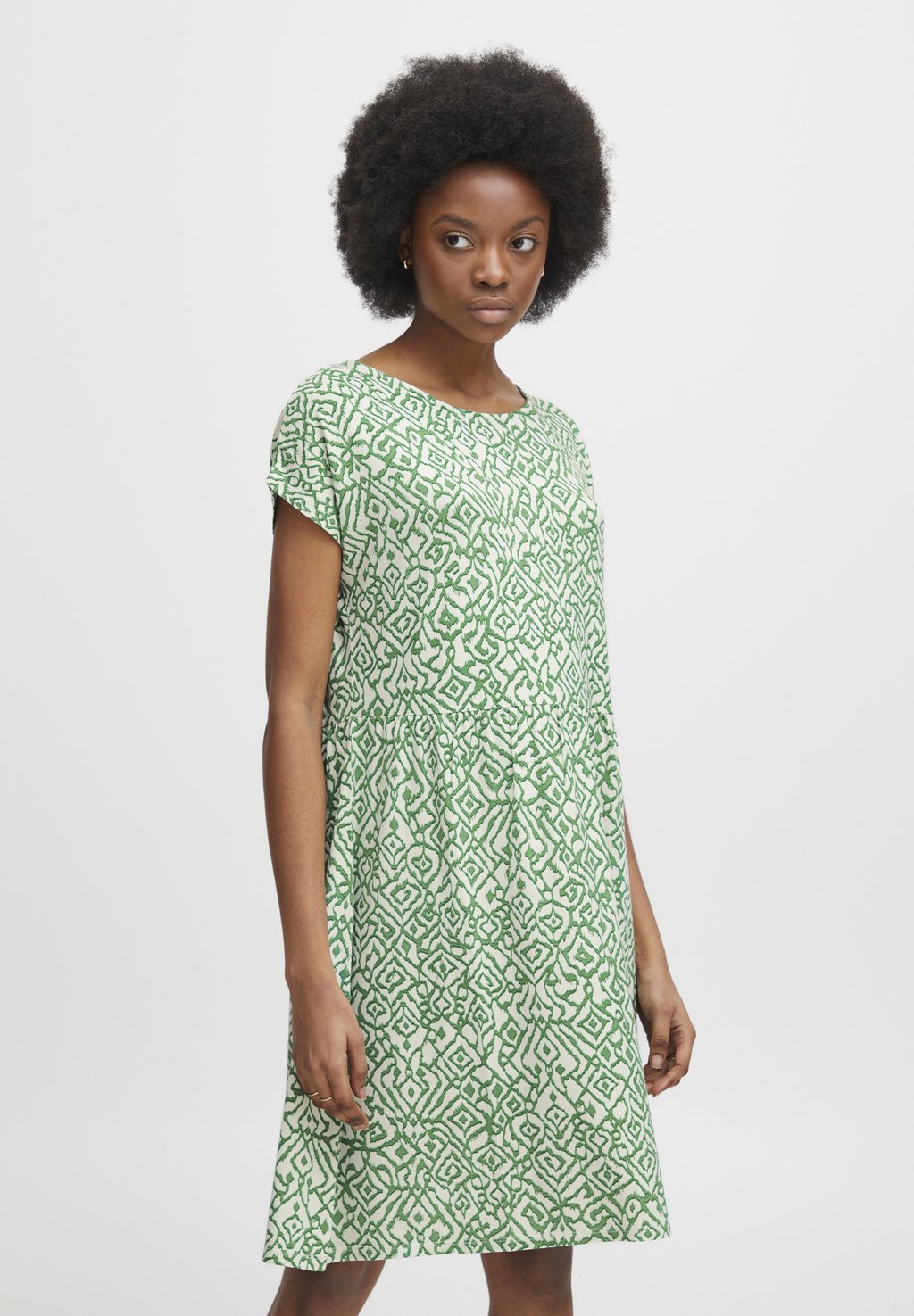 цена Платье из джерси ICHI, бутылочно-зеленый