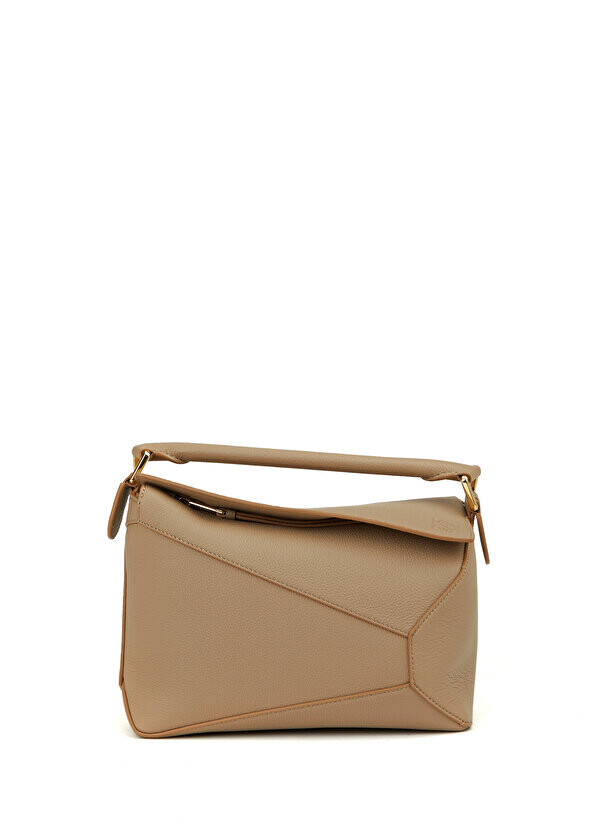 

Маленькая женская кожаная сумка puzzle sand Loewe