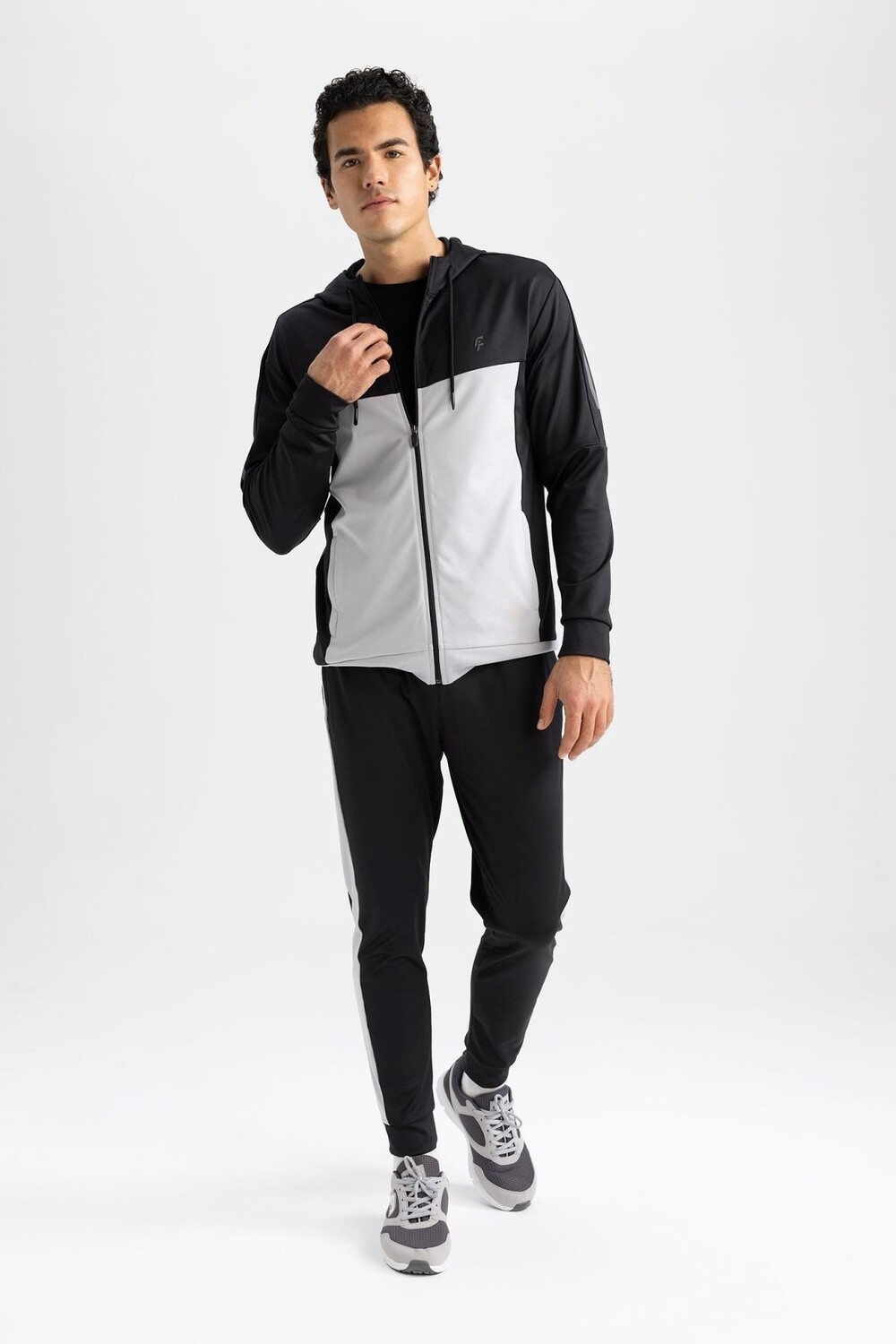 

Спортивные джоггеры Fit Slim Fit DeFacto, черный
