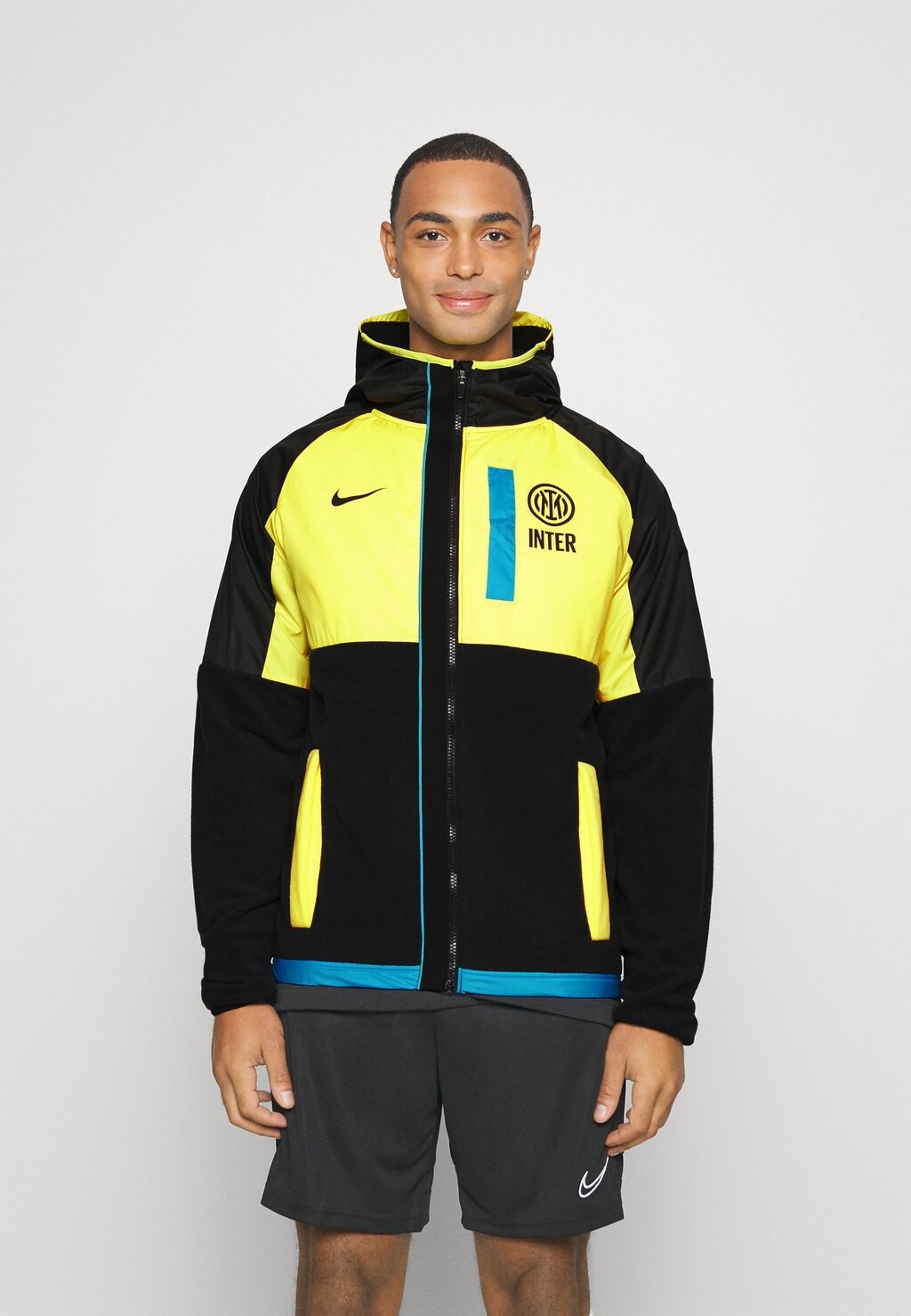 

Спортивная куртка Nike