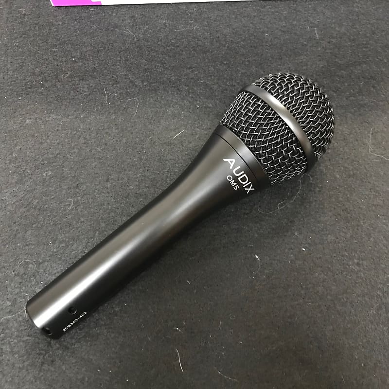 Вокальный микрофон Audix OM5 Handheld Hypercardioid Dynamic Vocal Microphone вокальный микрофон audix om5
