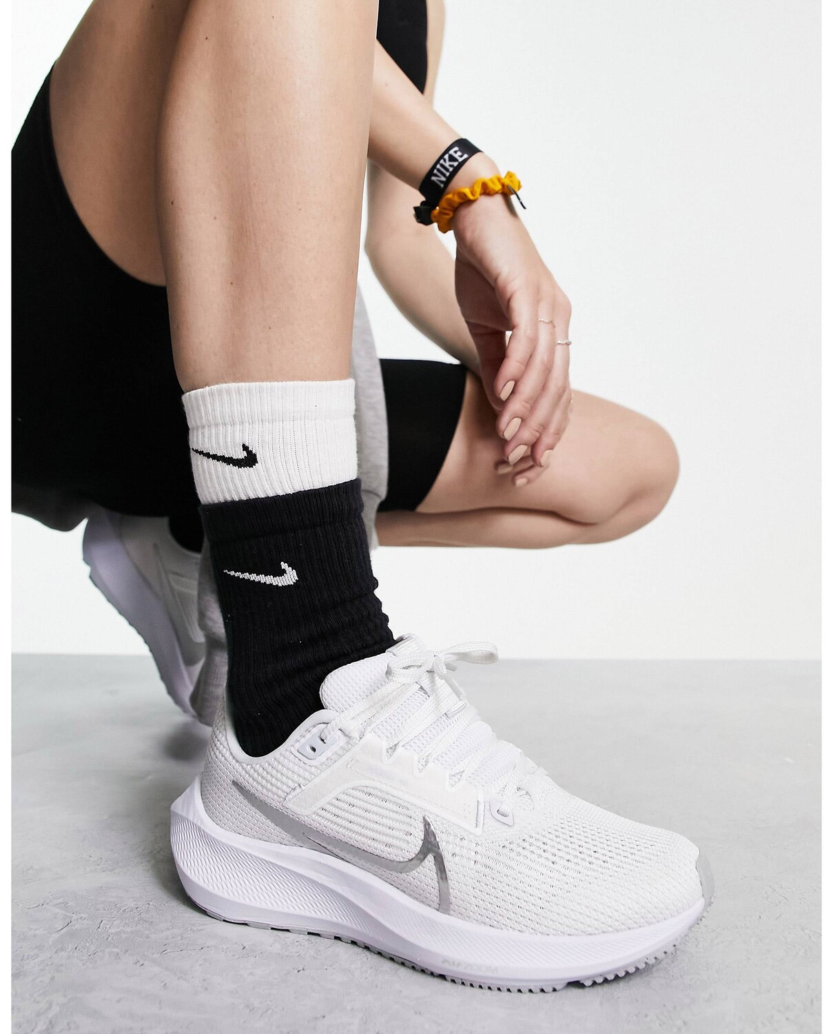 

Бело-серебристые кроссовки Nike Running Air Zoom Pegasus 40