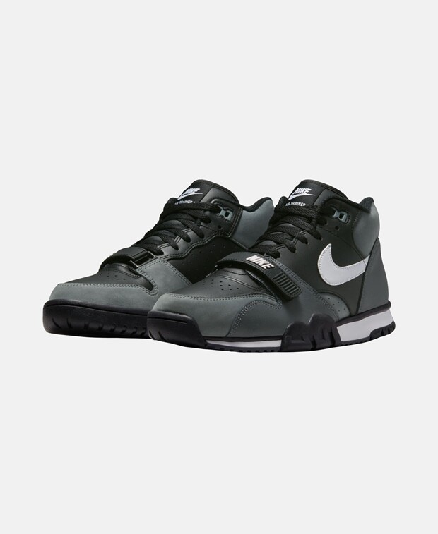 

Баскетбольные кроссовки Nike, серый