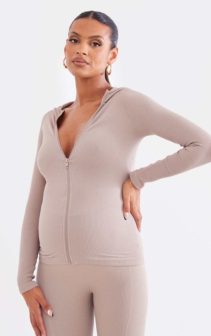 

PrettyLittleThing Спортивная куртка с капюшоном в рубчик для беременных