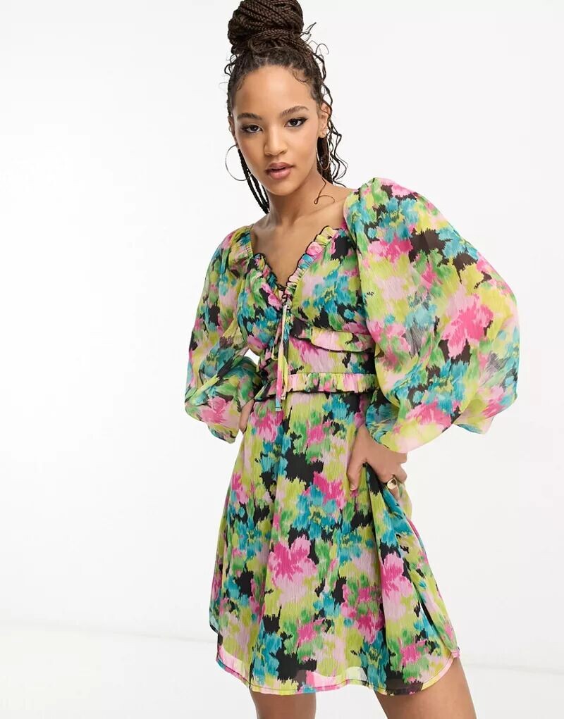 

Короткое ярусное платье Miss Selfridge с выцветшим цветочным принтом и яркими шифоновыми рюшами