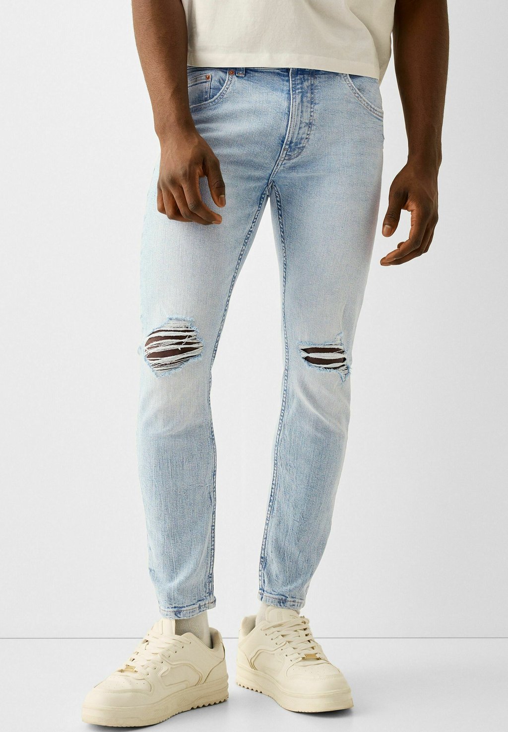 

Джинсы узкого кроя RIPPED Bershka, цвет light blue