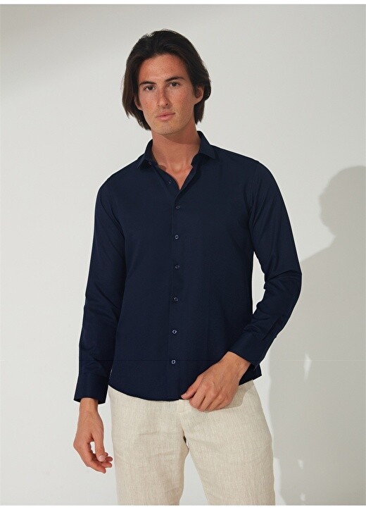 

Мужская рубашка Slim Fit с классическим воротником темно-синего цвета Süvari