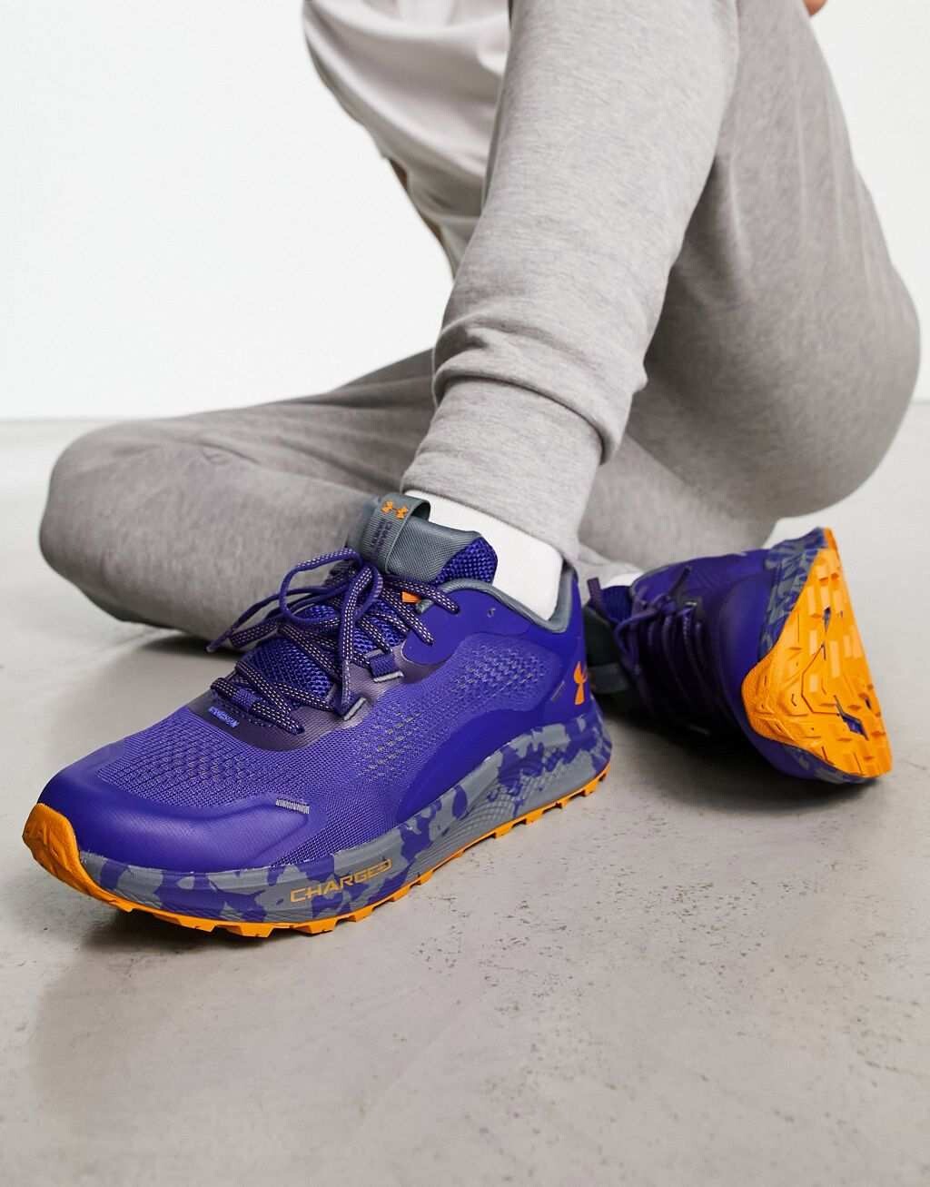 

Синие кроссовки Under Armour Charged Bandit Trail 2
