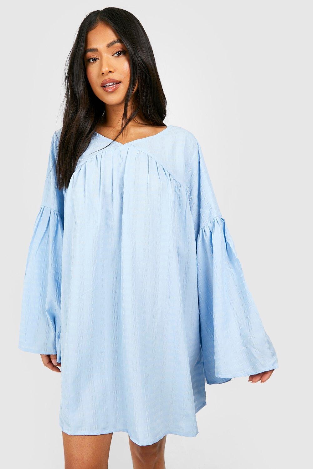 

Платье petite из сирсакера из текстурной платья Boohoo, синий