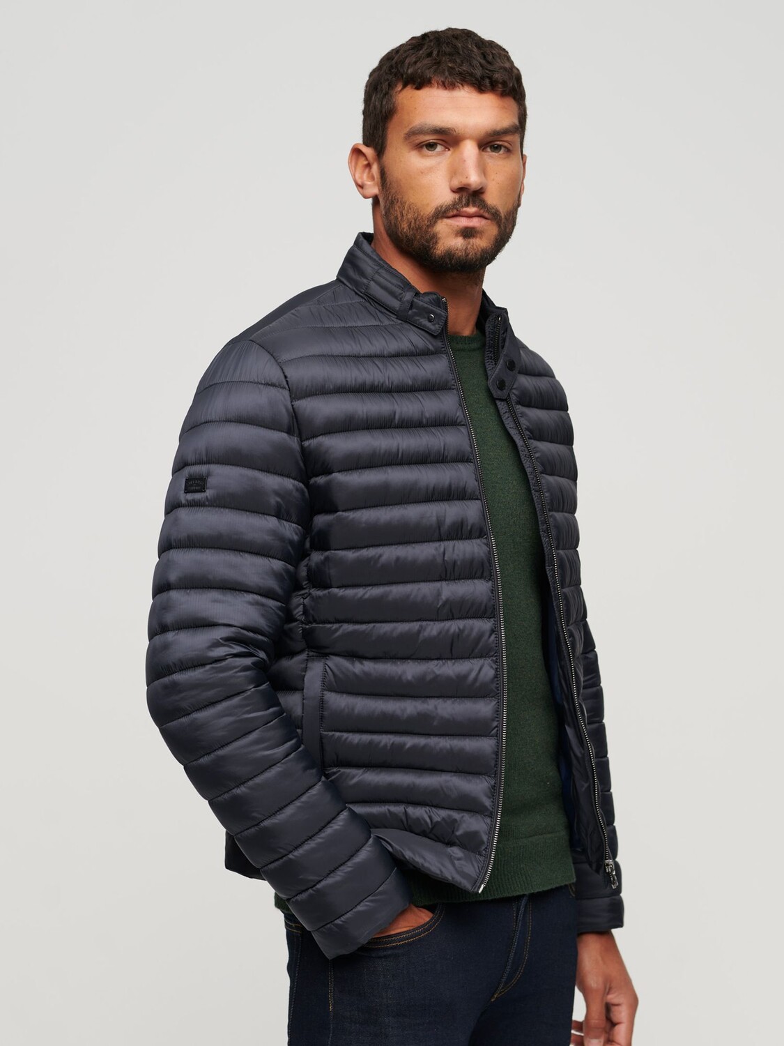 

Короткий легкий пуховик Superdry, затмение темно-синий
