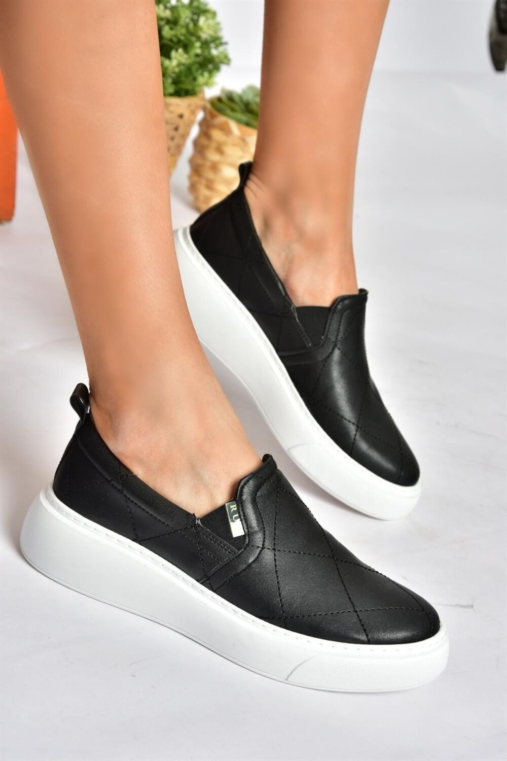 

Черные повседневные спортивные туфли Кроссовки Fox Shoes, черный