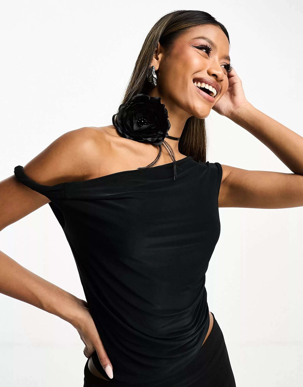

Черный топ с открытыми плечами Soft Touch Soft Touch ASOS