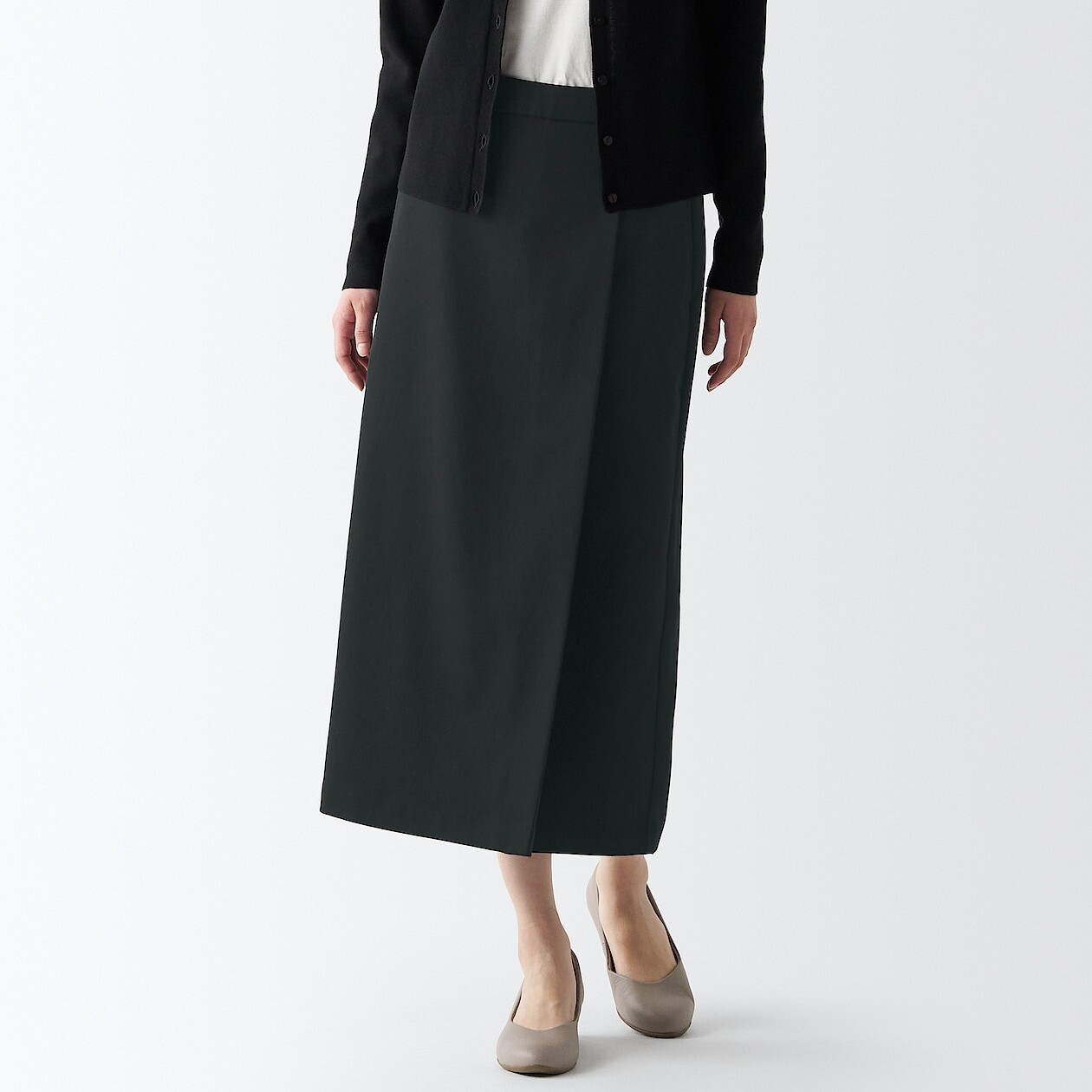 

Юбка с защипами из переработанного полиэстера MUJI, черный