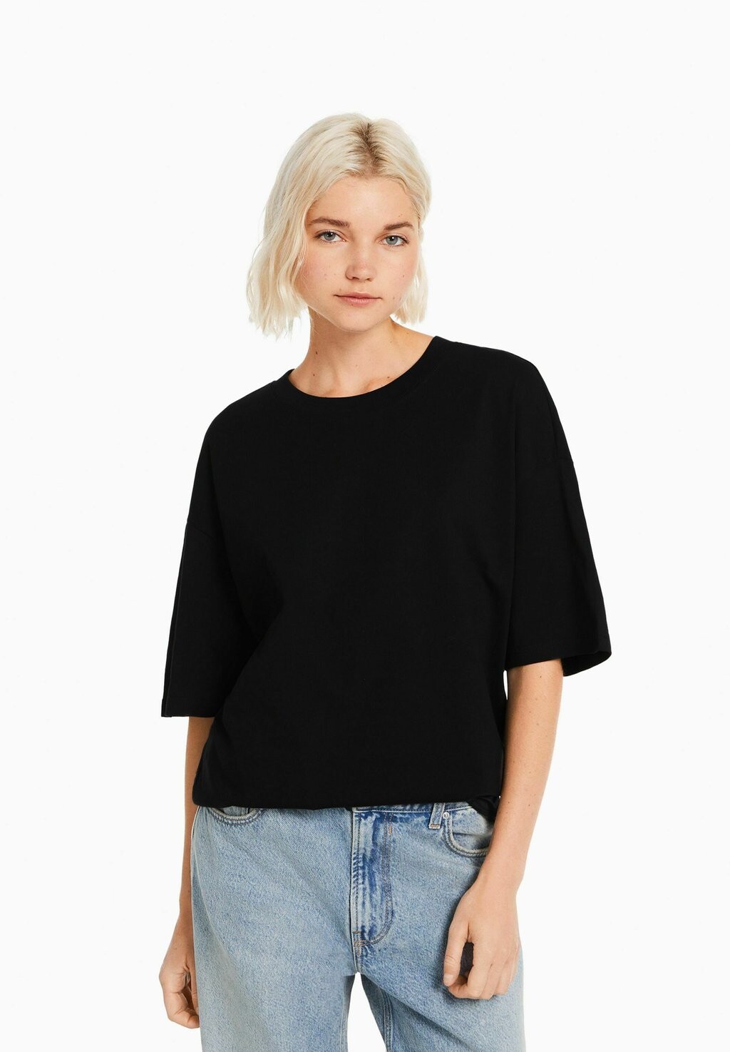 

Базовая футболка Bershka, черный