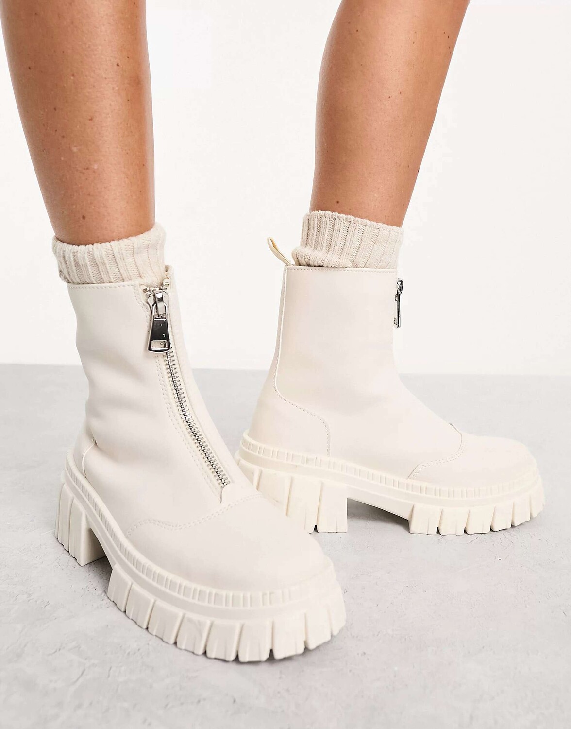 

Белые массивные ботинки на молнии ASOS Alliance, Белый