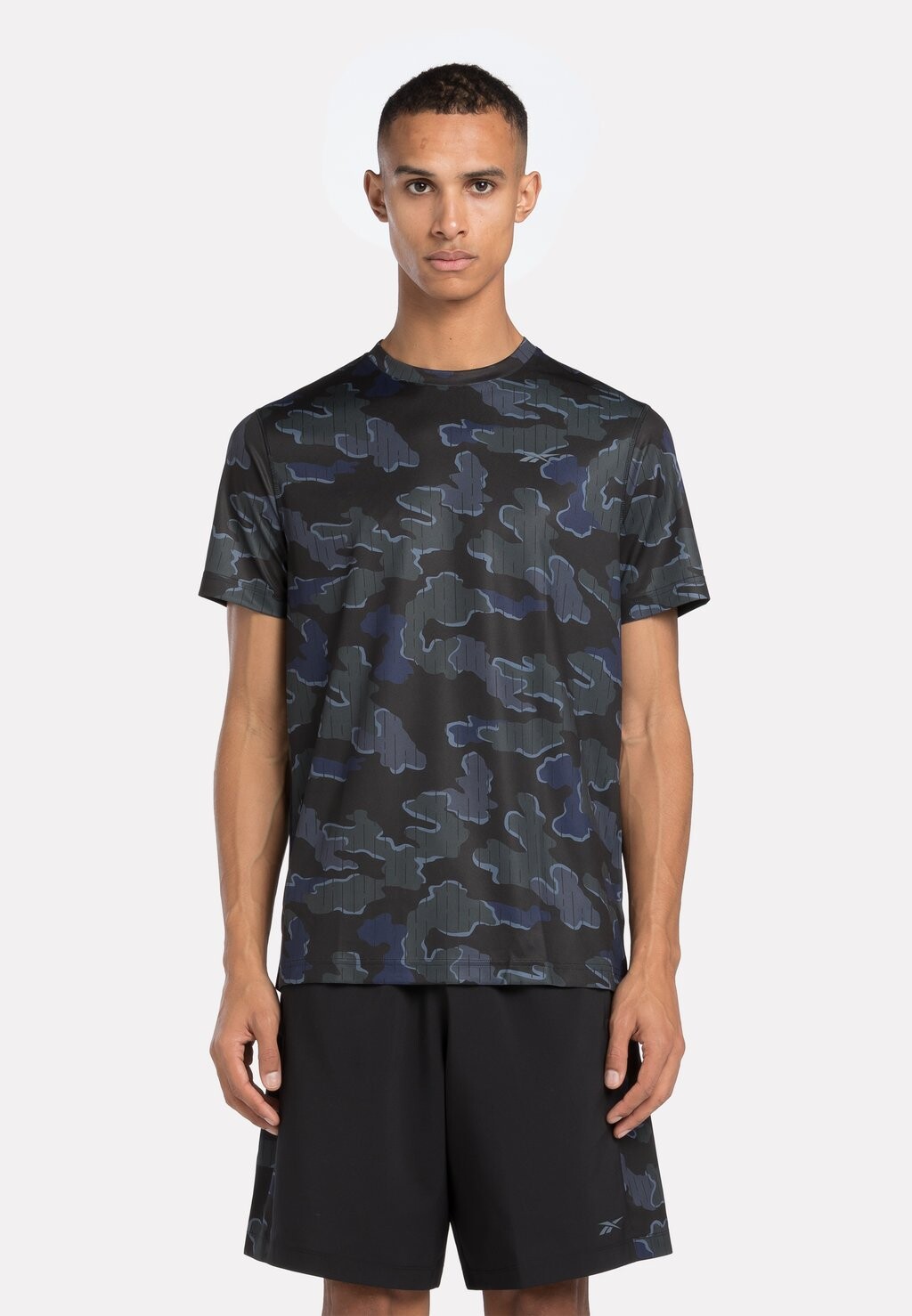 

Спортивная футболка SHORT SLEEVE TRAIN MOTION CAMO Reebok, цвет black vecnav