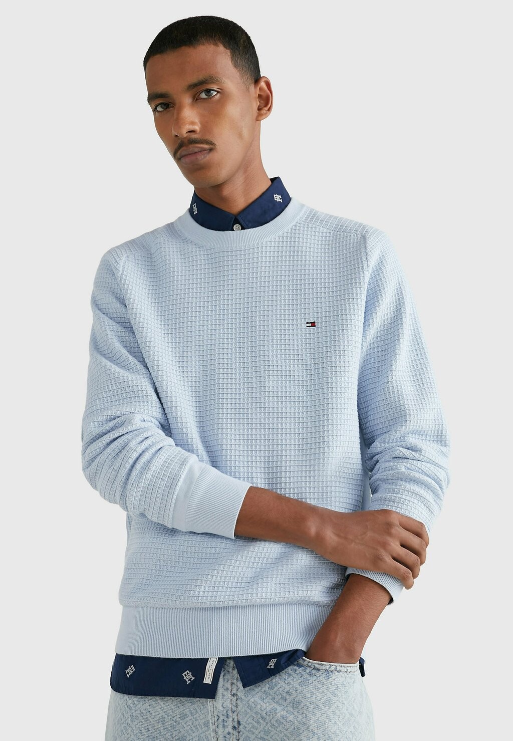 

Свитер Tommy Hilfiger, светло-синий