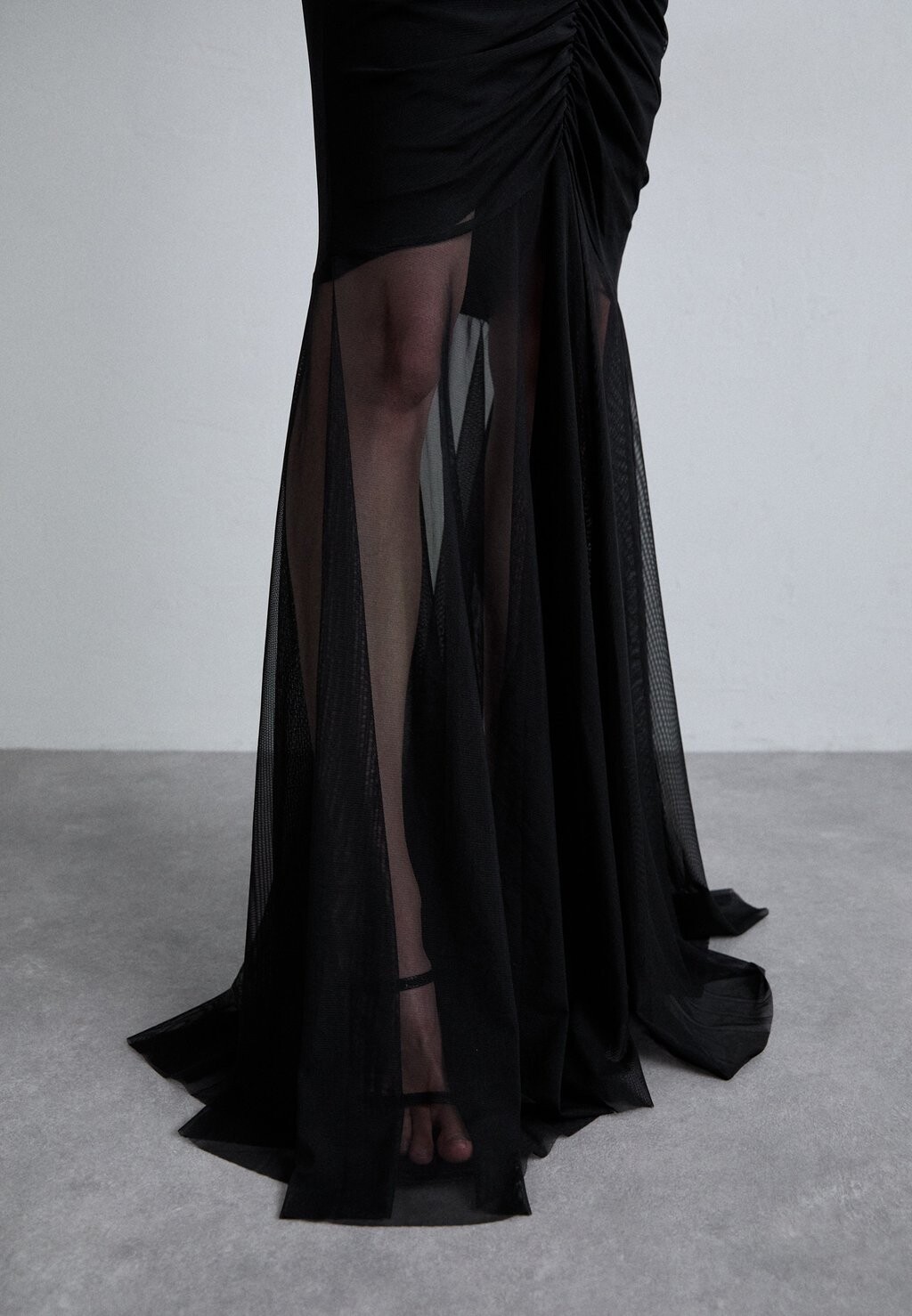 

Бальное платье VNECK SHIRRED FRONT FISHTAIL GOWN DRESS Norma Kamali, черный