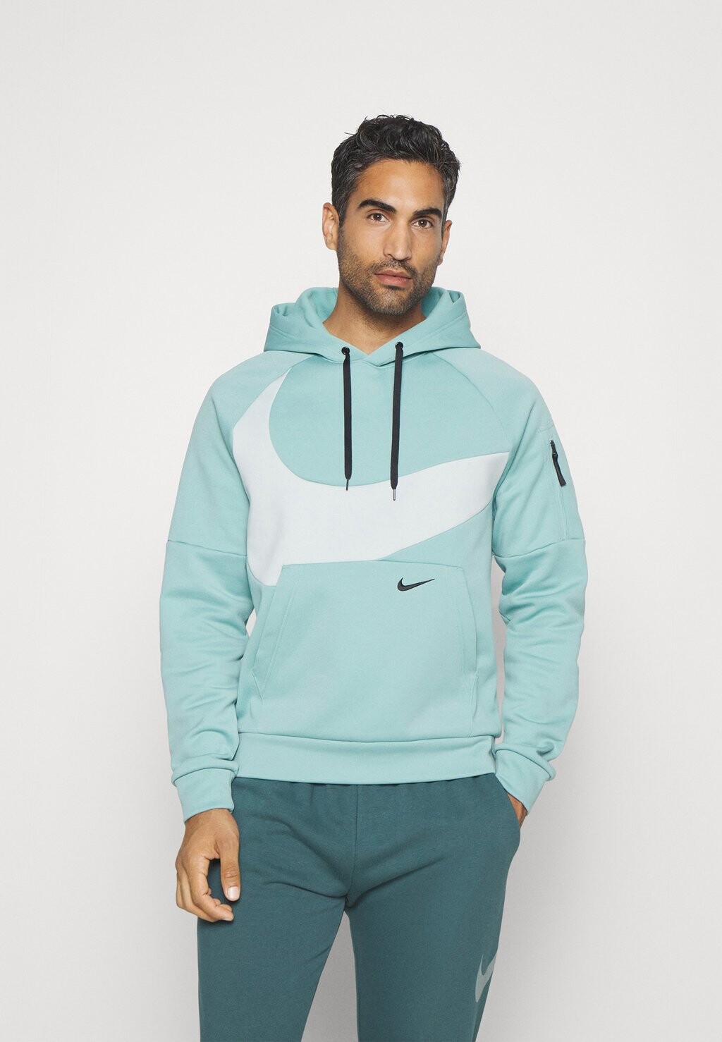 

Худи Nike