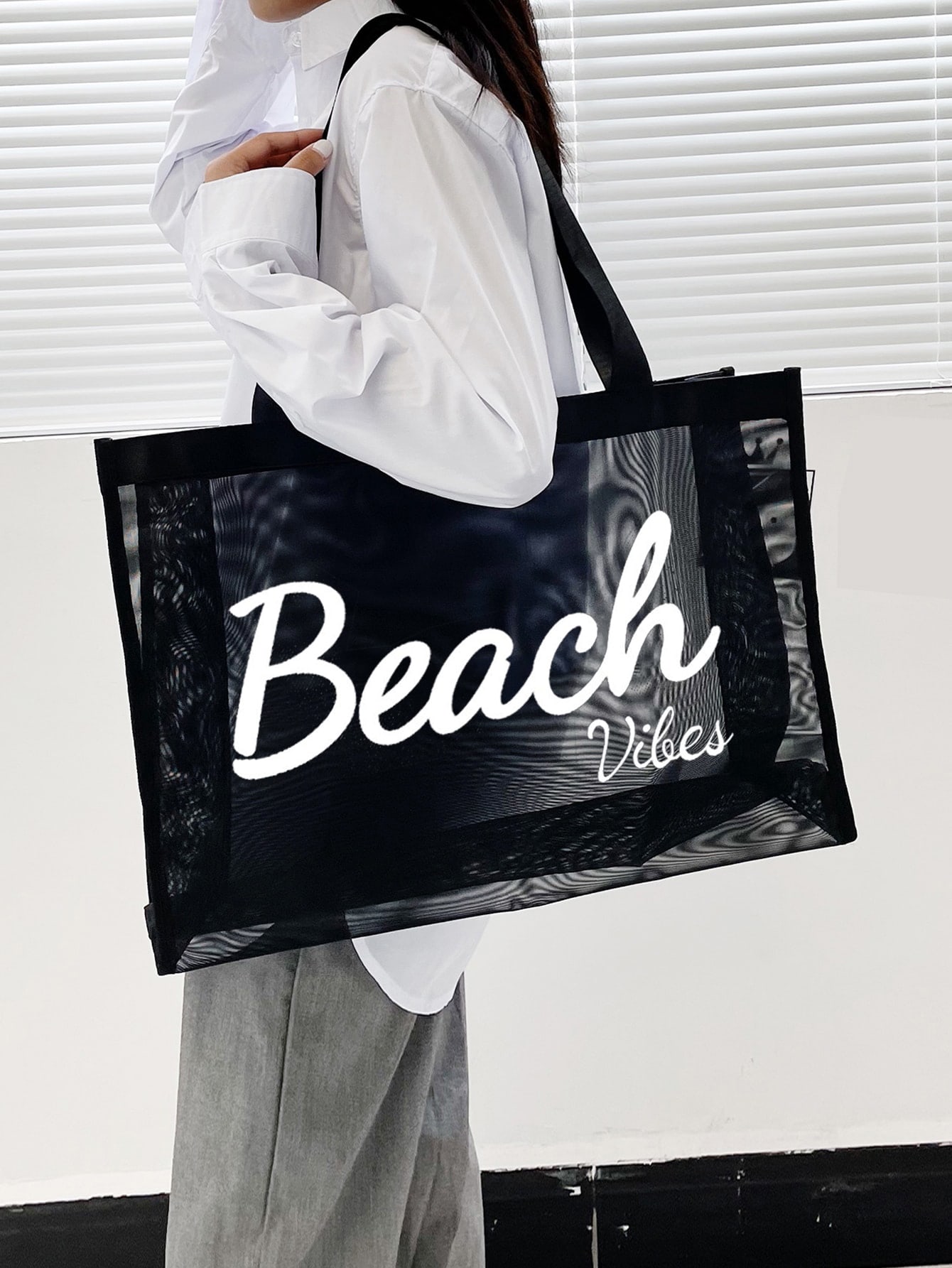 пуховик большой емкости для отдыха бежевый Портативная большая сумка для пляжного отдыха с буквенным принтом большой емкости для девочек-подростков, черный
