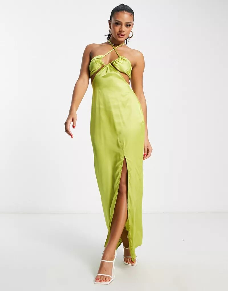 Эксклюзивное атласное платье макси с присборенным бюстом цвета лайма In The Style x Yasmin Devonport