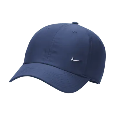 

Бейсболка Nike Dri-FIT Club Unstructured Metal Swoosh Cap, цвет Midnight Navy/Metallic Silver