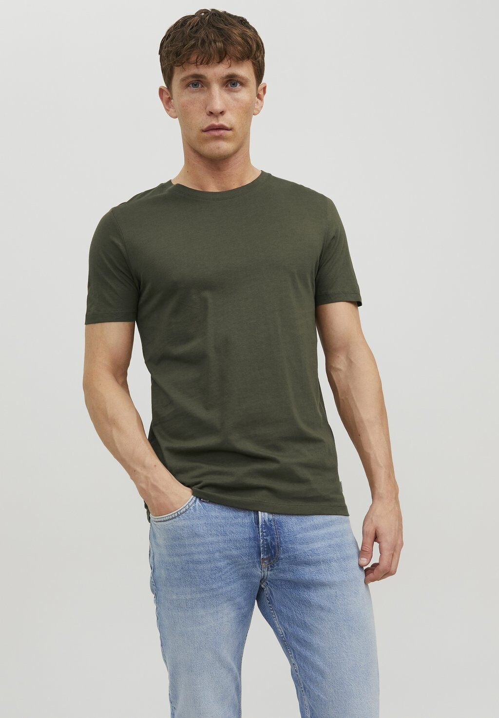 

Футболка базовая JJE BASIC TEE O NECK NOOS Jack & Jones, оливковая ночь, Зеленый