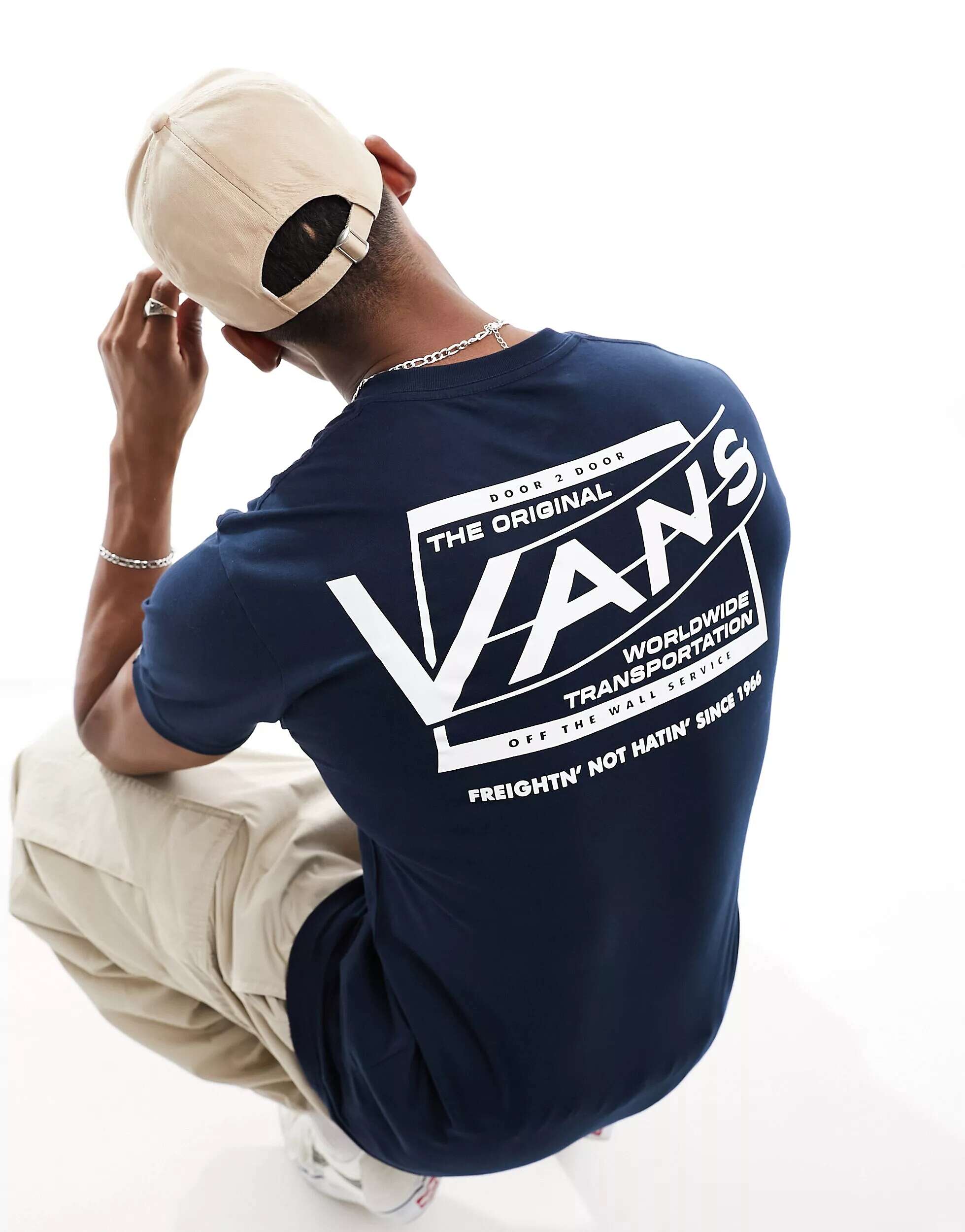 цена Темно-синяя футболка Vans Truckin Company с принтом на спине