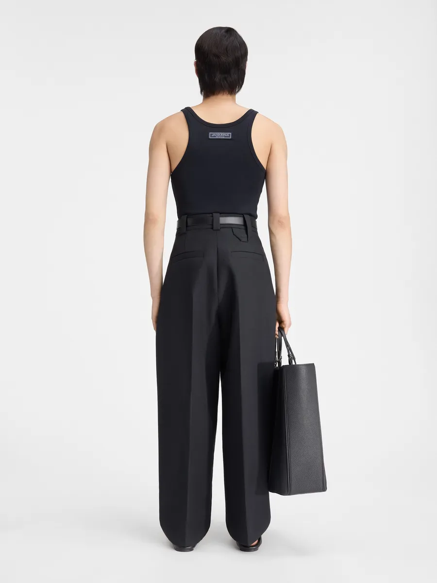 

Изогнутые брюки со складками Марцио Jacquemus, черный
