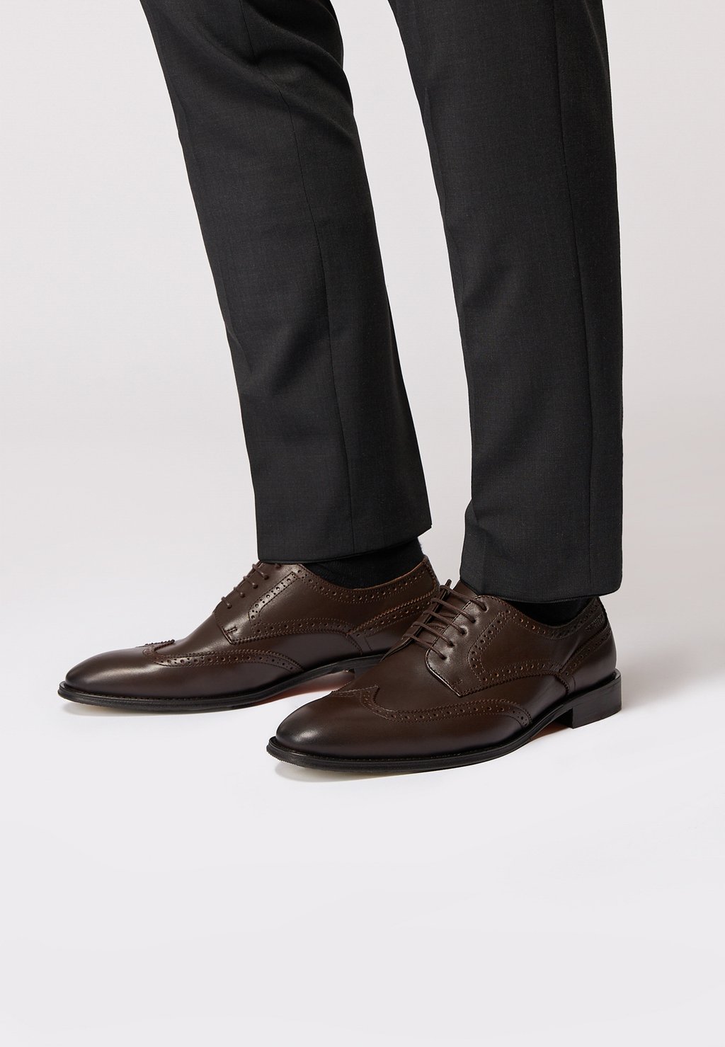 Элегантные туфли на шнуровке Anzugs Budapester Roy Robson, цвет dark brown